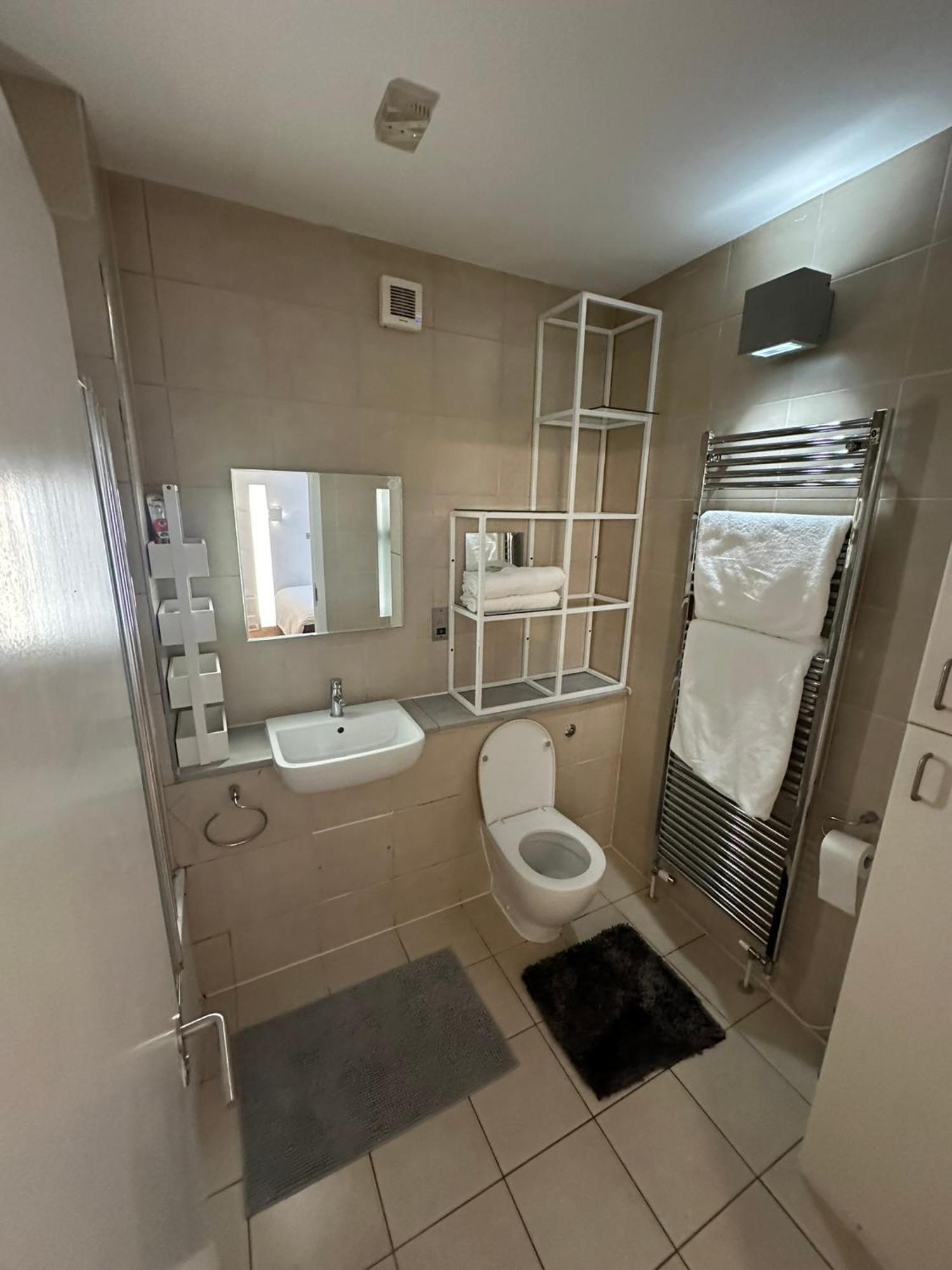 Double Bedroom With Private En-Suite London Exterior foto